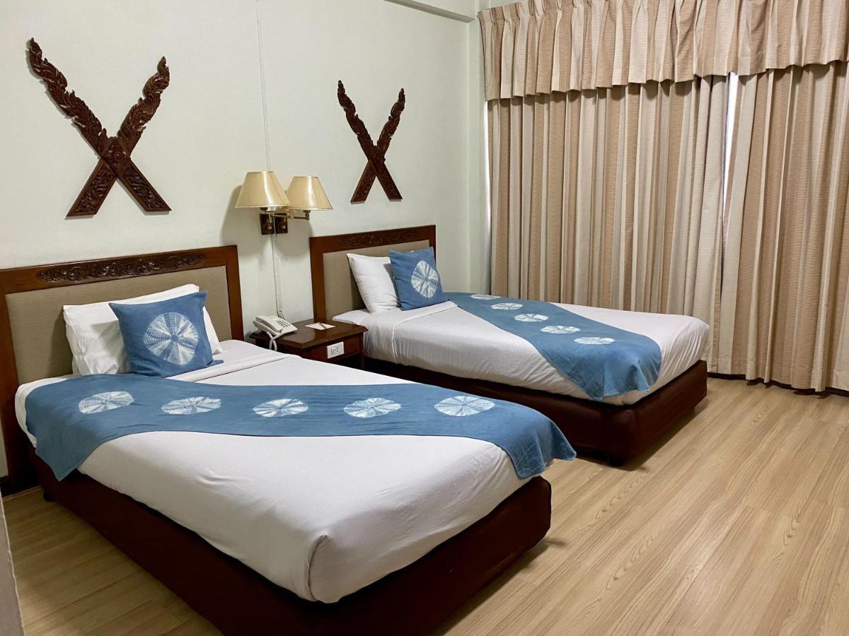 Maeyom Palace Hotel Phrae Exteriér fotografie