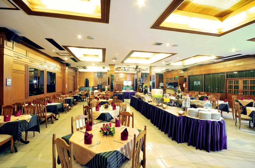 Maeyom Palace Hotel Phrae Exteriér fotografie