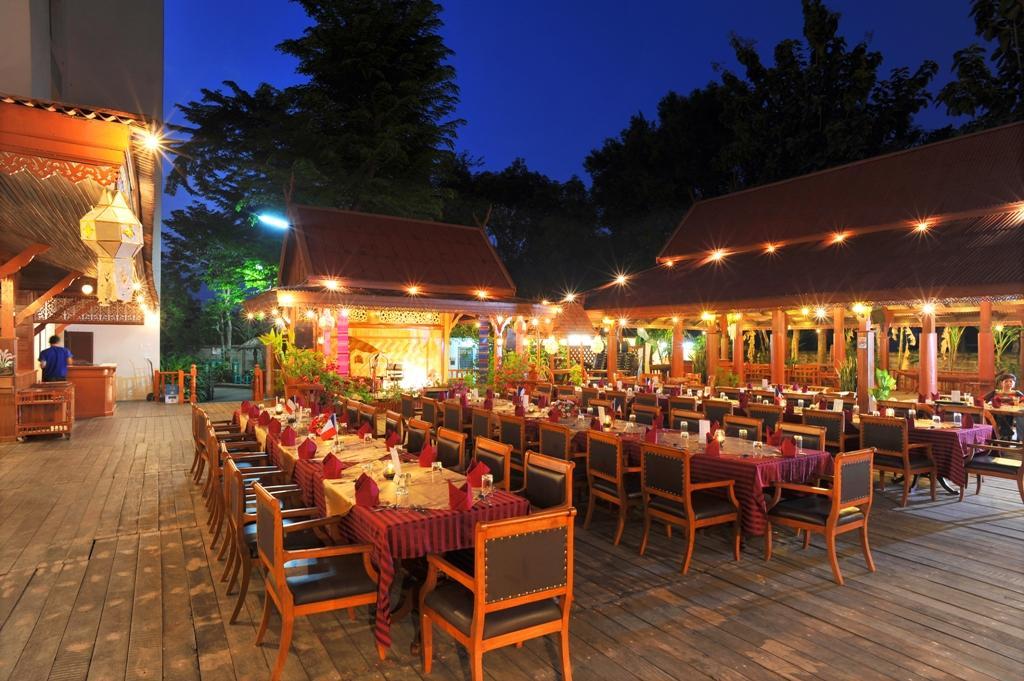 Maeyom Palace Hotel Phrae Exteriér fotografie