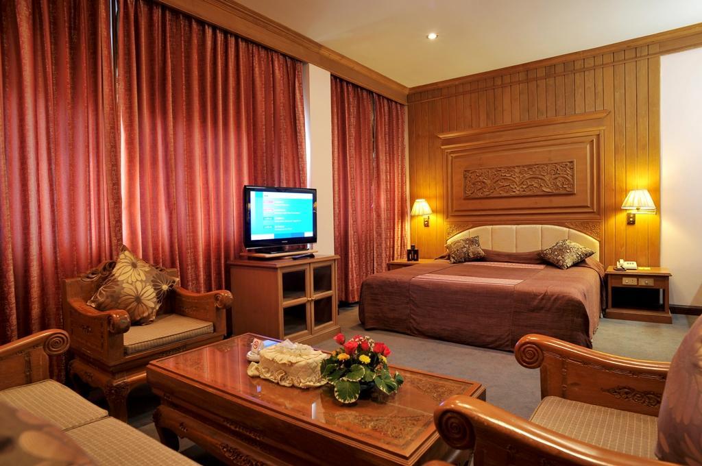 Maeyom Palace Hotel Phrae Exteriér fotografie